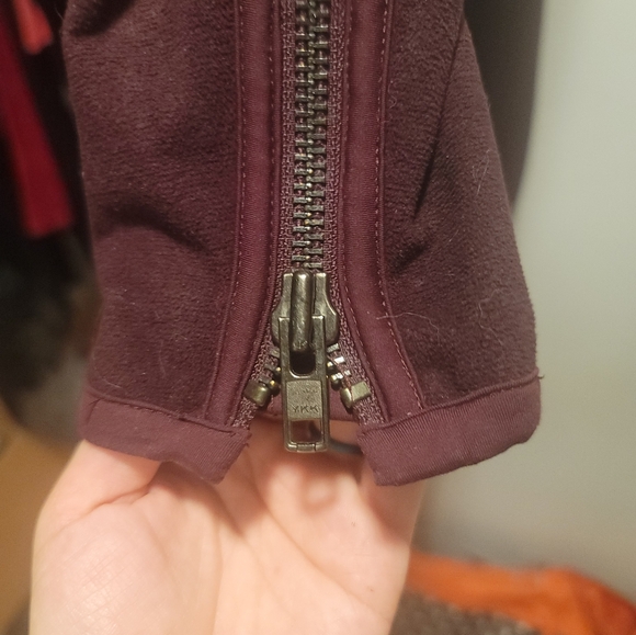 Lululemon Presence of Mind Wrap in Bordeaux - Picture 11 of 12